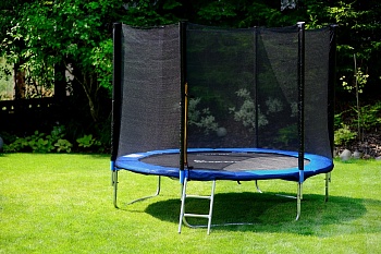 Батут FunFit  252 см внешней сеткой и лестницей (841)